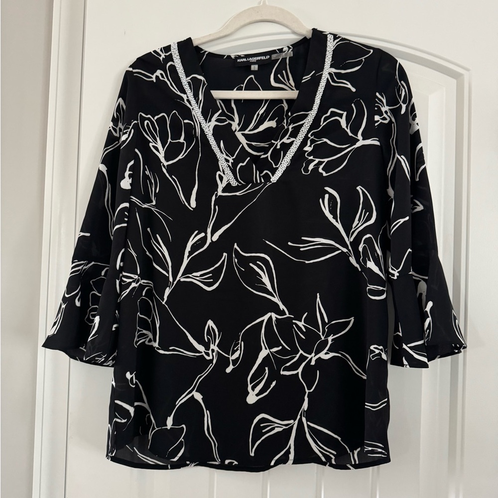 Karl Lagerfeld Black and White Floral V-Neck Blouse